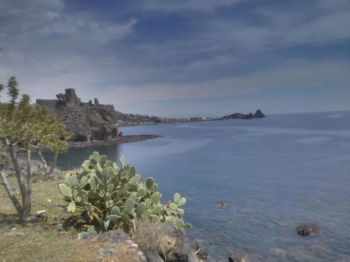 Appartamento Il Piccolo Cortile Aeroporto di Catania Fontana Rossa 0*,  Italia